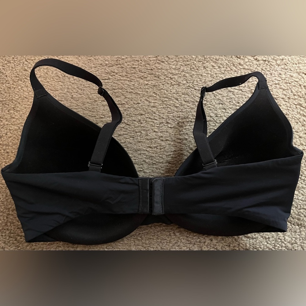 Women's Black Bra - Picture 2 of 3